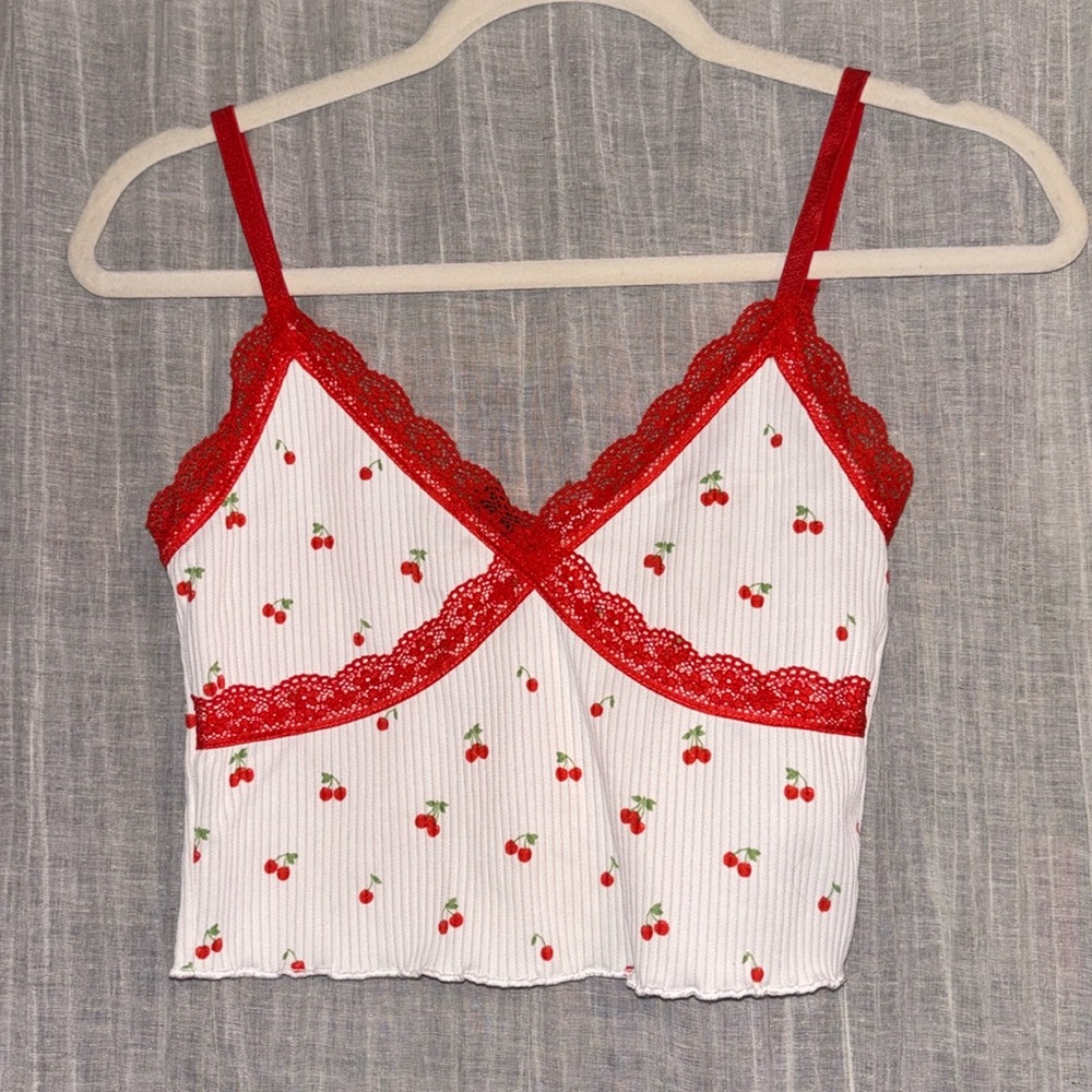 Cropped cherry cami
